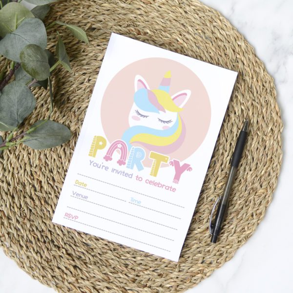 Unicorn Lashes Party Invites (10pk)