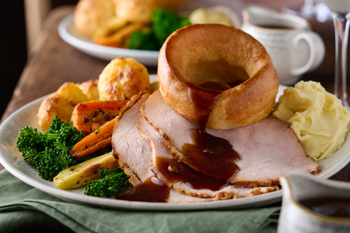 Sunday Roast and Wine For Two at a Traditional Pub