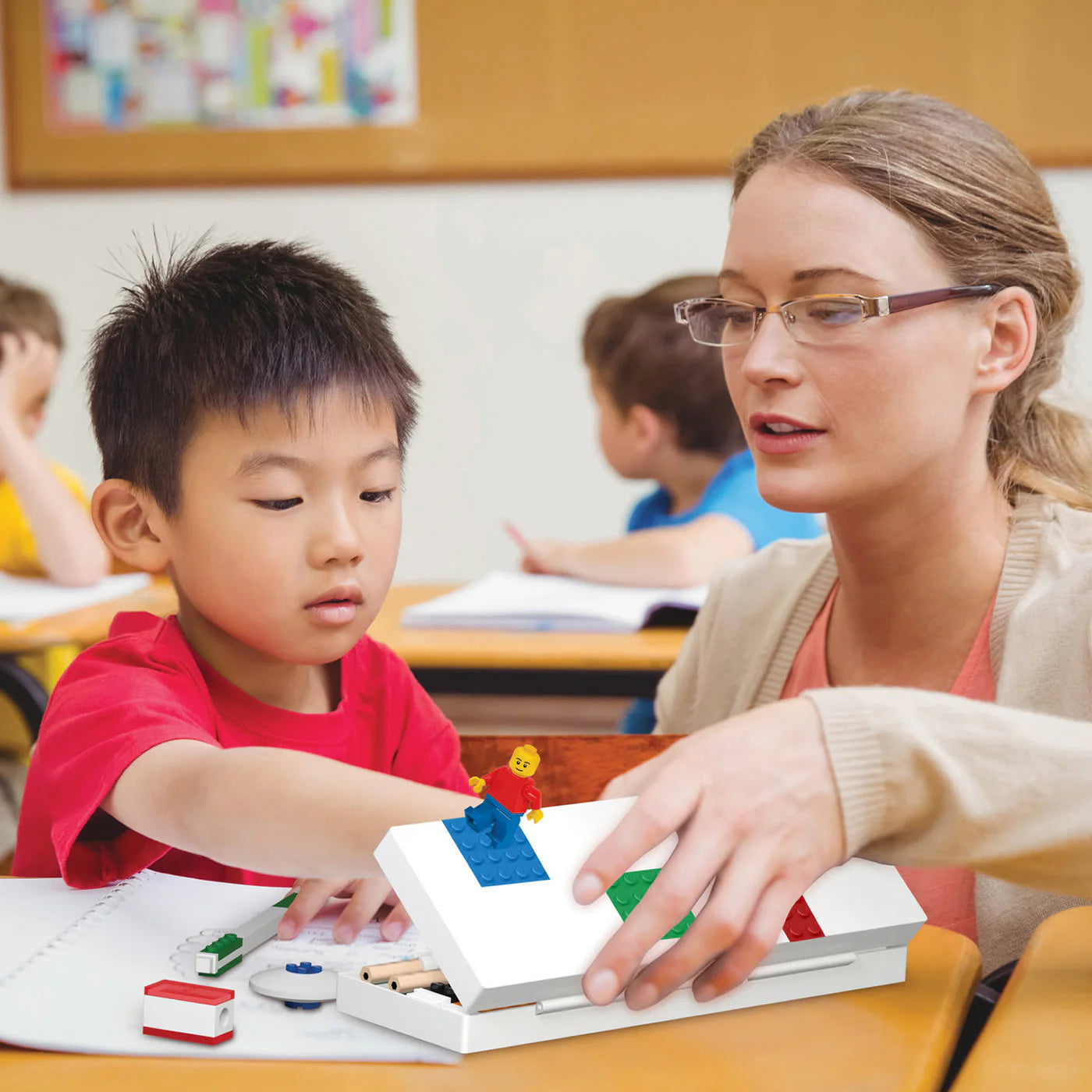 Lego 2.0 Hard Pencil Case With Minifigure